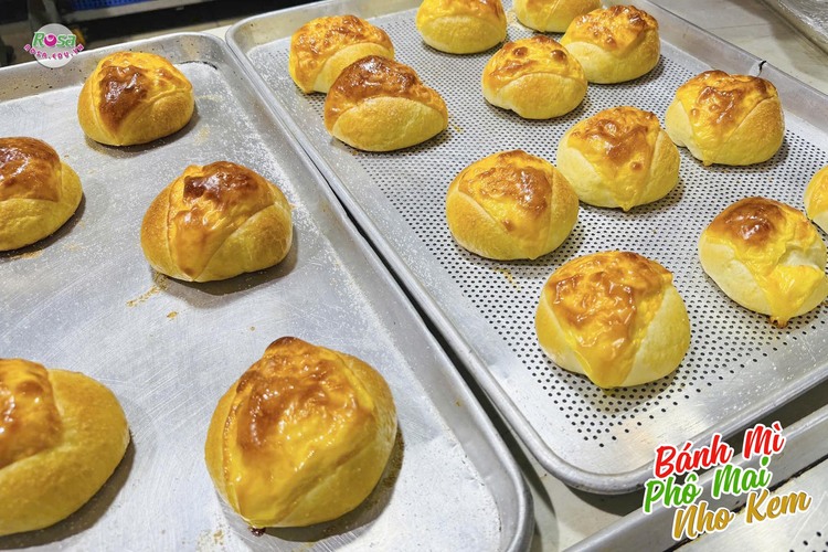 Workshop Học Làm Bánh Mì Ngọt Nho Kem Nhân Phô Mai Double Chesse PVN727