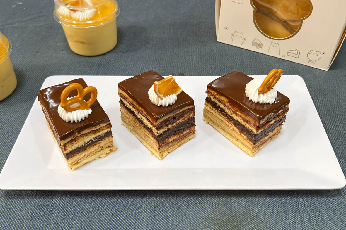 Công Thức Học Làm Bạnh Lạnh Thông Dụng (Mousse, Cheesecake, Pudding, Tiramisu, Choux,...) PVN470