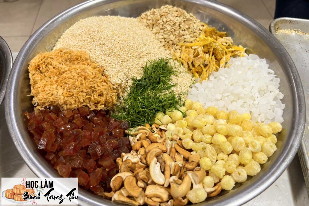 (𝐖𝐎𝐑𝐊𝐒𝐇𝐎𝐏 𝐕𝐈𝐏) Học làm Bánh Trung Thu Nhân Thập Cẩm (Lớp 10 học viên, học ngắn , kinh doanh ngay) PVN384
