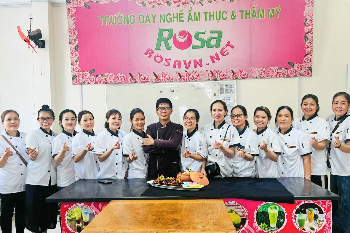 Công thức ngon 𝐤𝐢𝐧𝐡 𝐝𝐨𝐚𝐧𝐡: Bồ Câu Quay Me + Bồ Câu Tiềm Hạt Sen PVN152