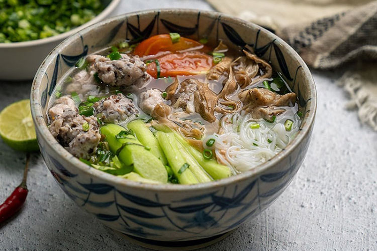 {Tổng Hợp} Tài Liệu, Bảng Công Thức Chi Tiết Tất Tần Tật Về Bún: Khóa Học Nấu Đủ Các Món Bún Ngon Chuẩn Vị - Mastering Vietnamese Bun Recipes: Learn To Cook All Classic Bun Dishes