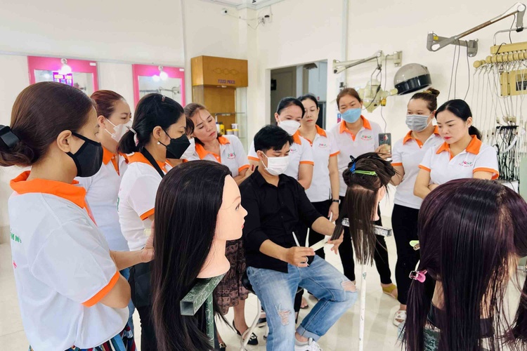 Workshop VIP Nghiệp Vụ Quản Lý Salon Cắt Uốn Tạo Mẫu Tóc, Spa, Gội đầu dưỡng sinh, Chăm sóc da (27/11/2025) - PVN1807