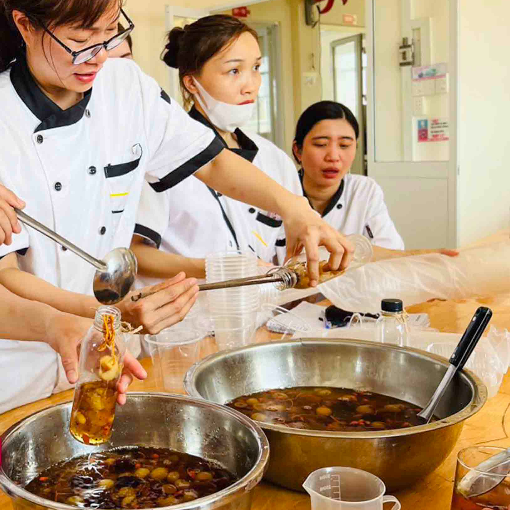 {Tổng Hợp} Tài Liệu, Bảng Công Thức Chi Tiết Về Chè Việt Nam - Hương Vị Ngọt Ngào : Công Thức & Bí Quyết Nấu Chè Ngon - The Ultimate Guide To Vietnamese Sweet Soups