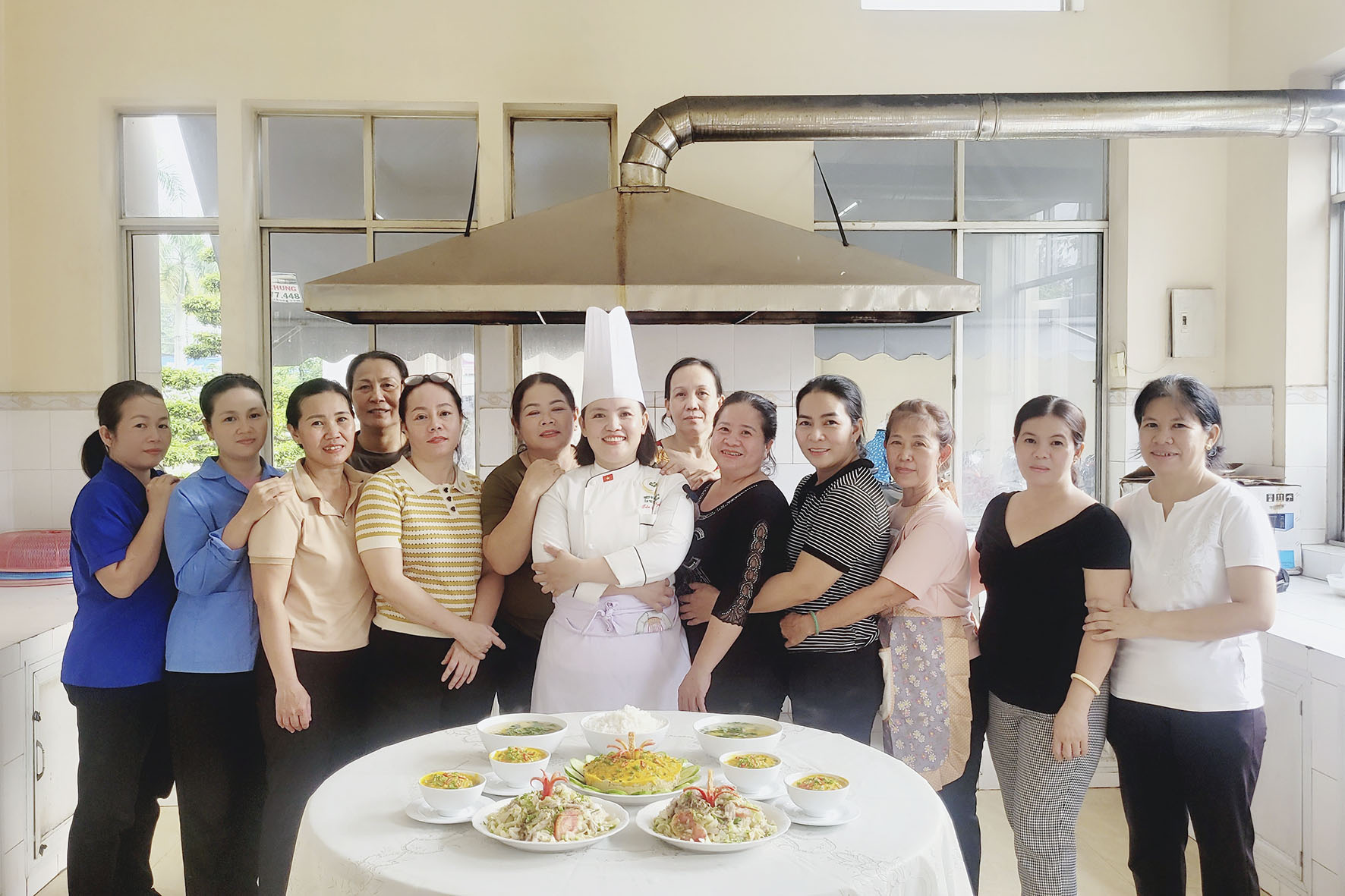 Dịch Vụ Đào Tạo Bếp Suất Ăn Công Nghiệp - Nhà Máy, Trường Học Nội Trú, Mầm Non, Bệnh Viện