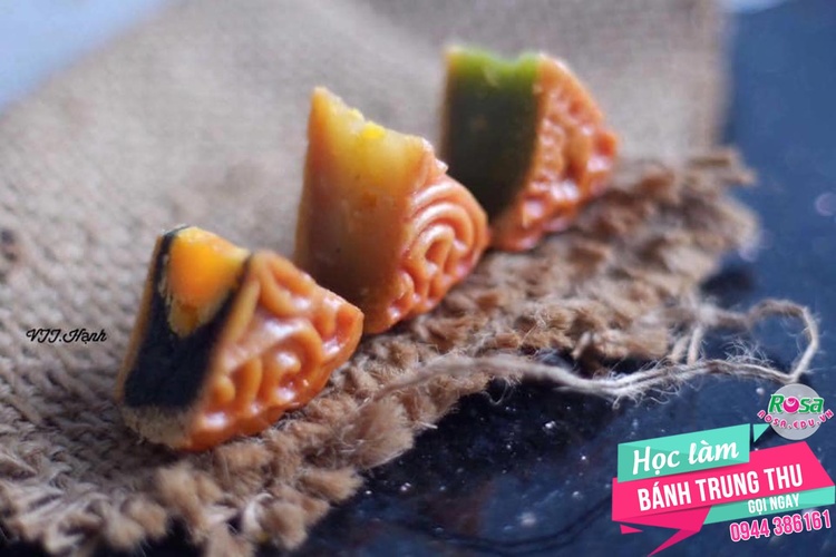 Công Thức Học Làm Bánh Trung Thu Ngàn Lớp Chuyên Nghiệp Để Kinh Doanh PVN881