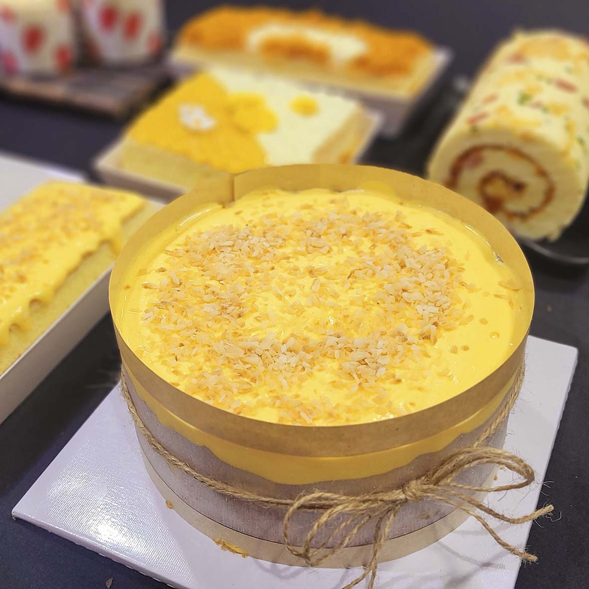 Tổng Hợp Chuyên Đề Học Cách Làm Bánh Bông Lan Từ A Đến Z (Sponge Cake) - Công Thức Mềm, Xốp, Không Xẹp