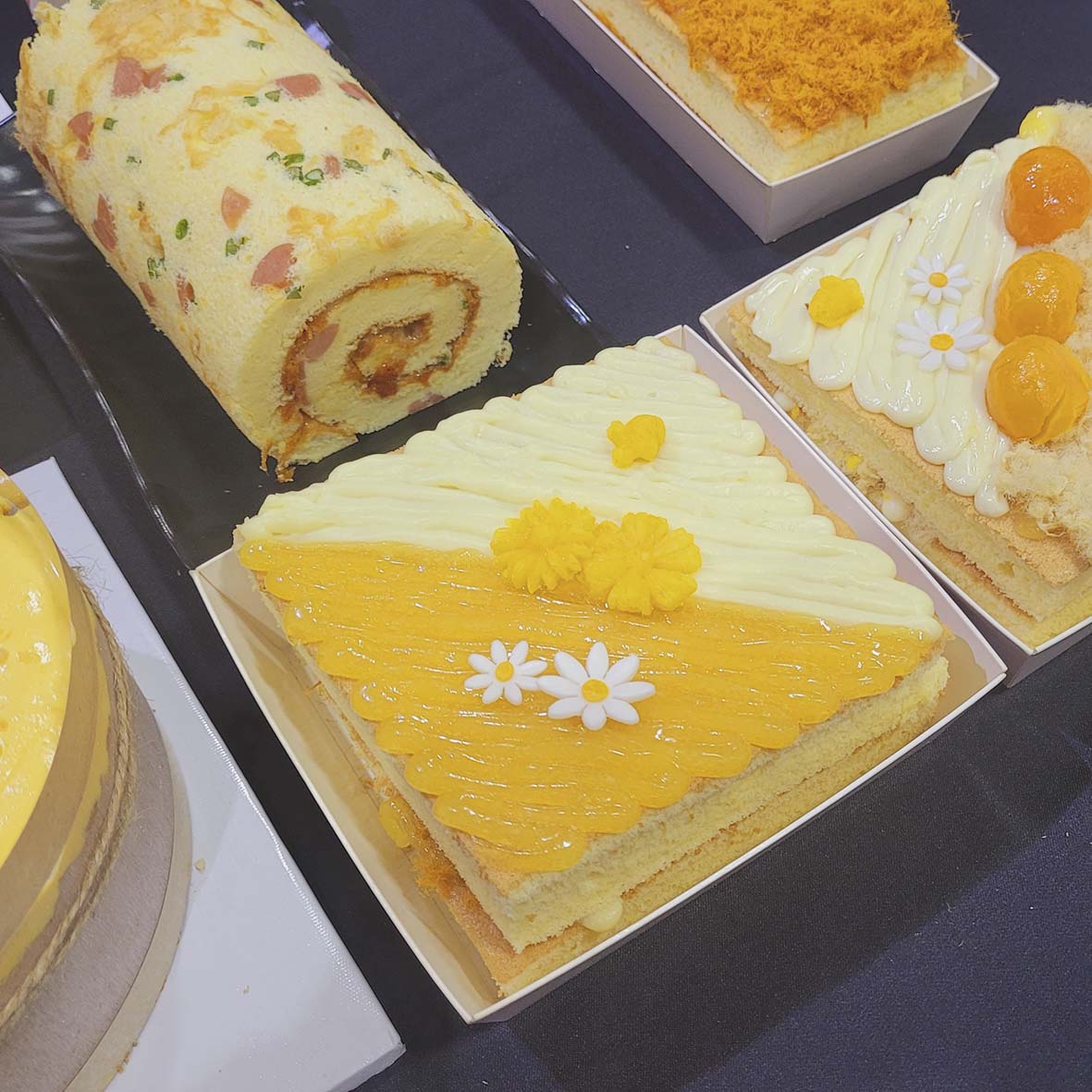 Tổng Hợp Chuyên Đề Học Cách Làm Bánh Bông Lan Từ A Đến Z (Sponge Cake) - Công Thức Mềm, Xốp, Không Xẹp