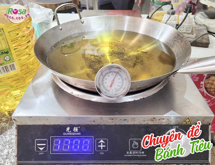 Công Thức Học Làm Bánh Tiêu Mở Quán Kinh Doanh 1 Vốn 4 Lời PVN529