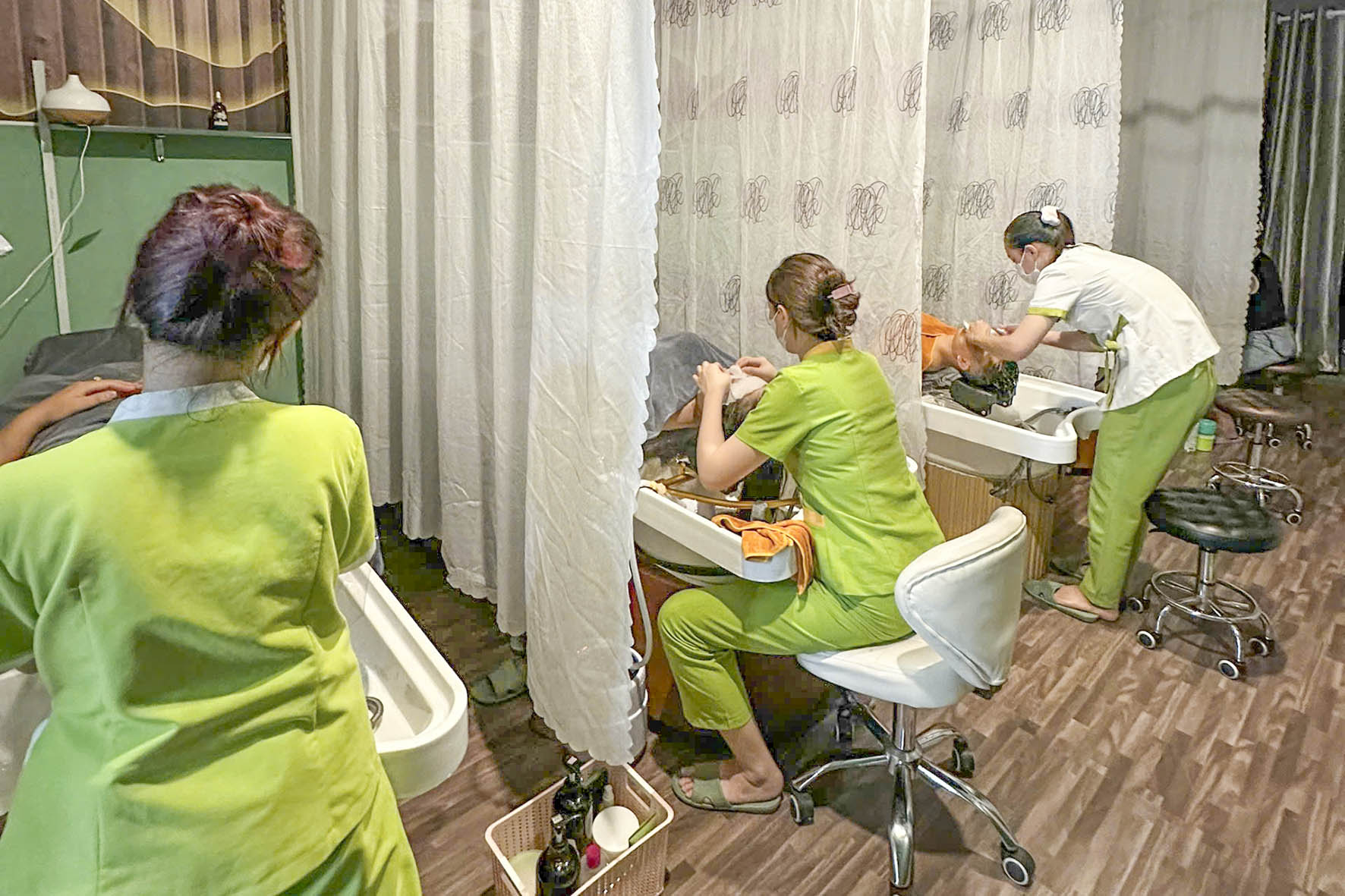 [Học cấp tốc tại spa] Khóa Học Gội Đầu Dưỡng Sinh Đông Y – Massage Cổ Vai Gáy Thư Giãn PVN1113