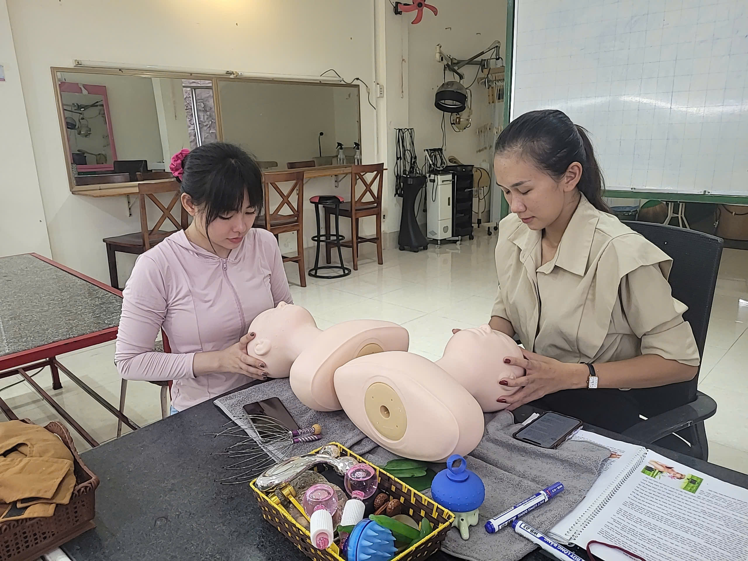 WORKSHOP VIP: Khóa Học Gội Đầu Dưỡng Sinh Thư Giãn - Kết Hợp Đông Y Và Hiện Đại (6 Buổi) PVN1088