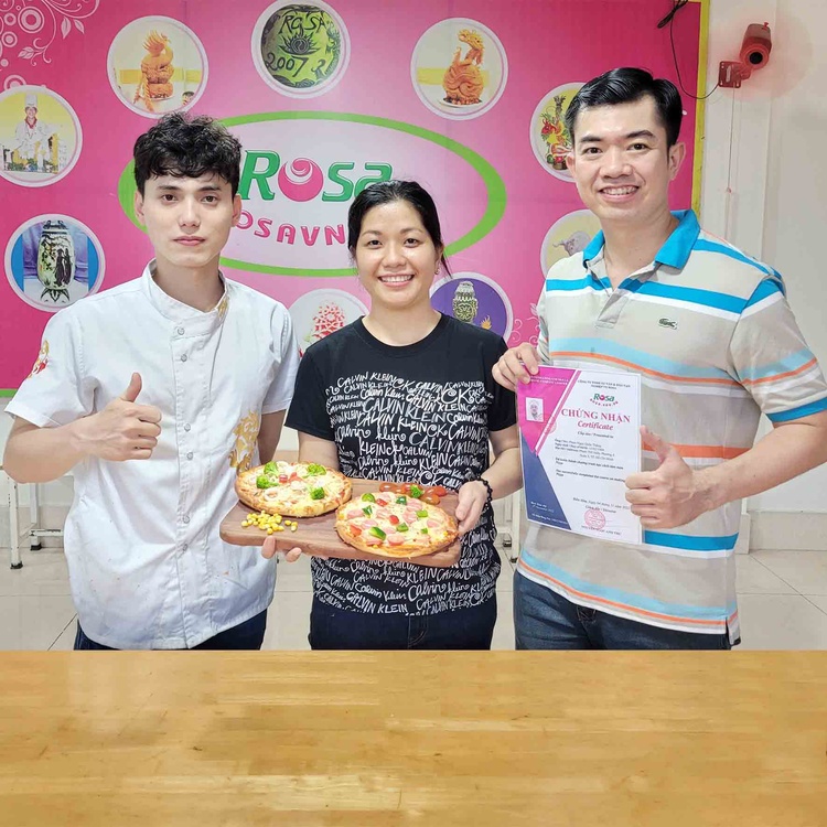 Video Online Học Làm Bánh PIZZA (Bò, Xúc Xích, Thịt Nguội, Cá Ngừ, Hải Sản...) chuyên nghiệp vô cùng hấp dẫn, Mở quán chuyên kinh doanh PVN560