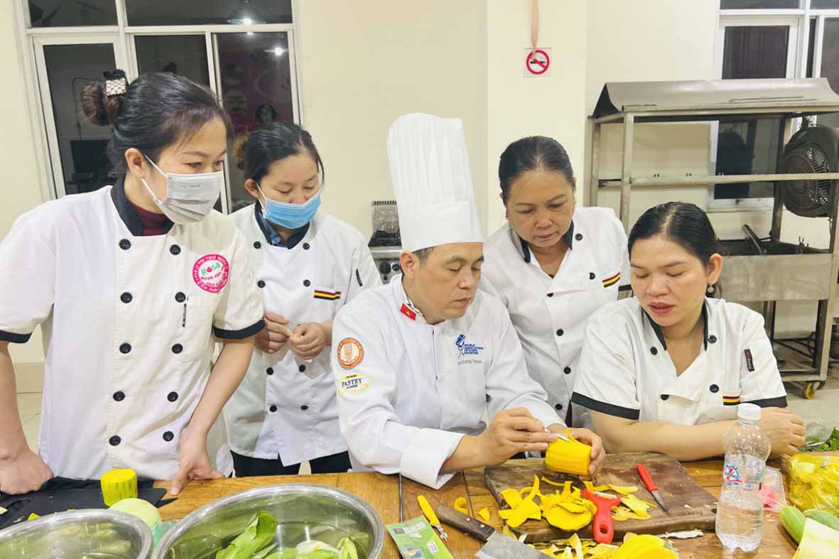 Nghiệp Vụ Tỉa Rau Củ Quả (8 Buổi - 32 Giờ)