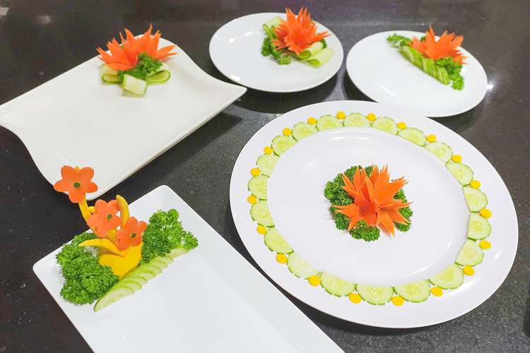 Workshop Giới Thiệu Về Nghề Cắt Tỉa, Tỉa Hoa Xiên, Hoa Ly Cà Rốt – Trang Trí Vành Dĩa  PVN1016