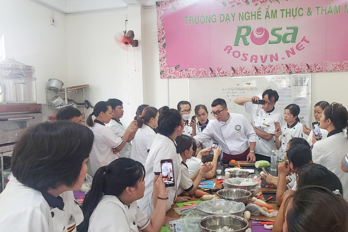 Nghiệp Vụ Tỉa Rau Củ Quả (8 Buổi - 32 Giờ)