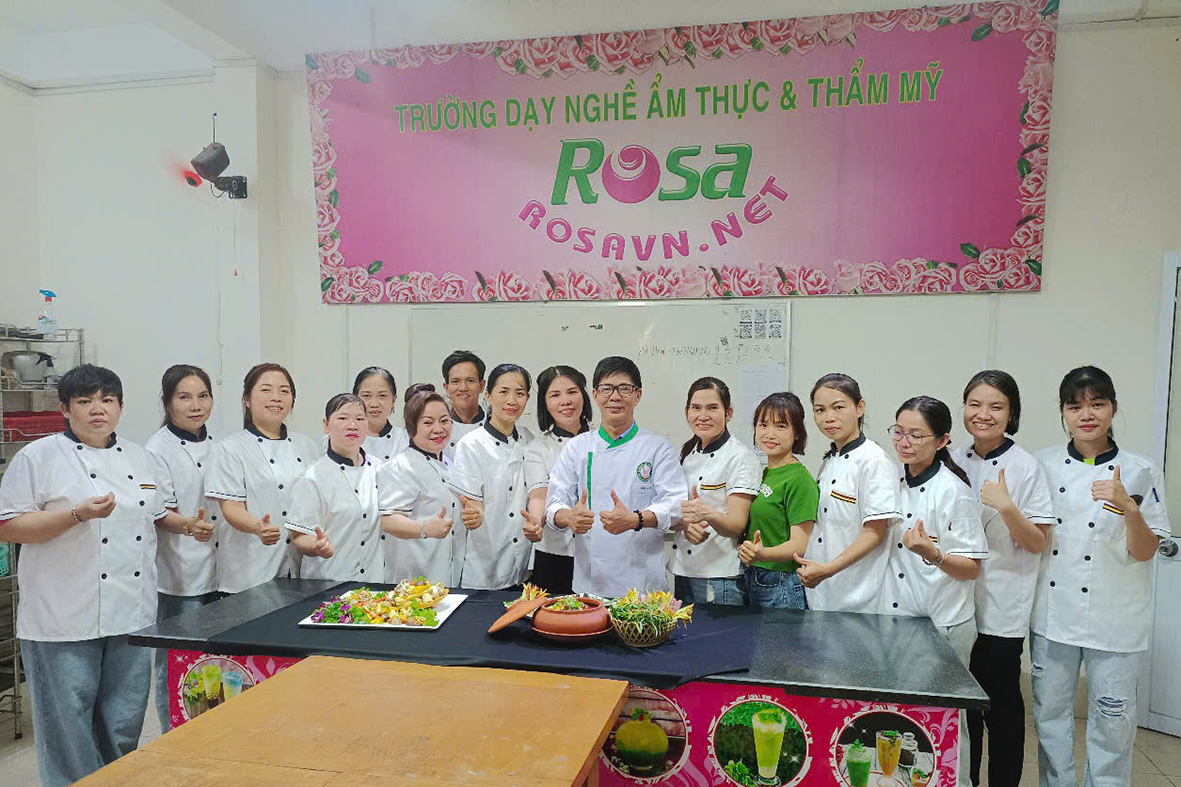 Đầu Bếp Chuyên Nghiệp (300 Giờ)