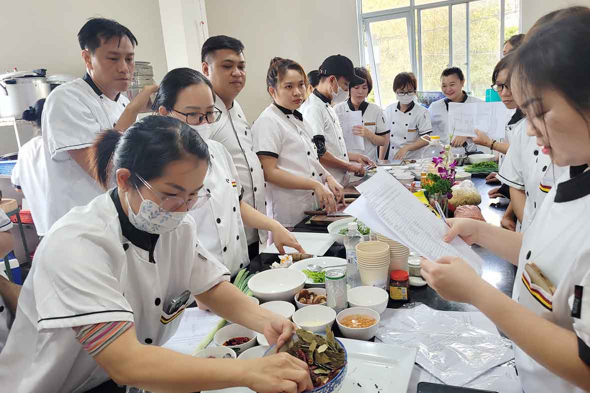 Đầu Bếp Chuyên Nghiệp (100 Giờ)