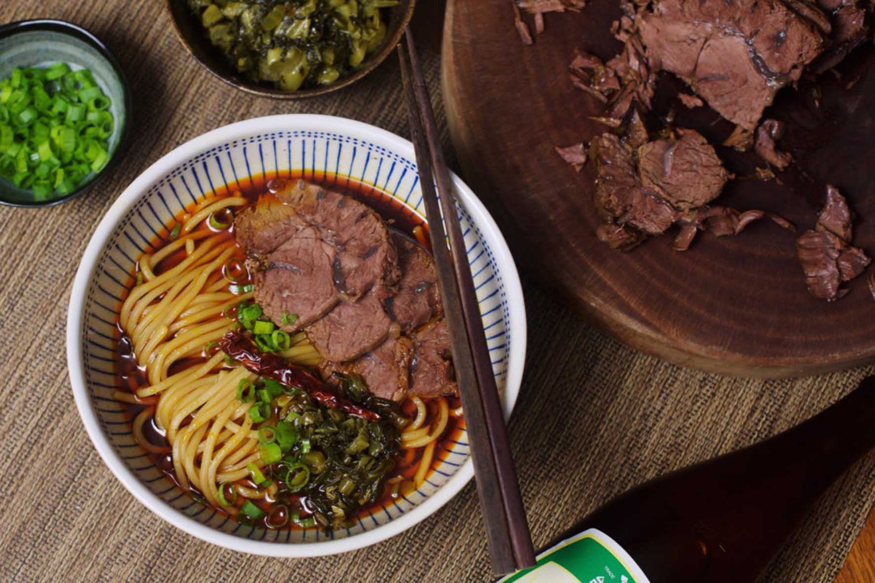 Chuyên đề học cách nấu MÌ BÒ HẦM ĐÀI LOAN - CHINH PHỤC TINH HOA ẨM THỰC ĐƯỜNG PHỐ ĐÀI BẮC RS93