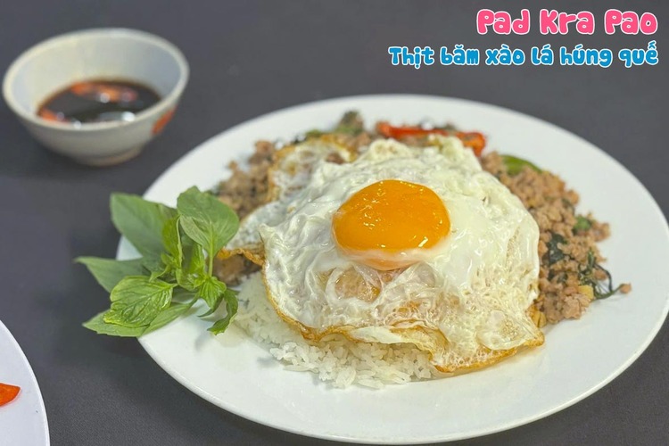 Workshop Học Làm Pad Kra Pao (Thịt Băm Xào Lá Húng Quế Thái) + Hải Sản Sốt Thái + Chân Gà Rút Xương Sốt Thái PVN1896