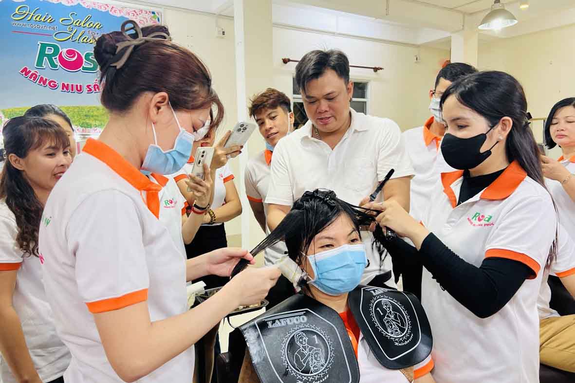 Cắt Uốn Tóc Chuyên Nghiệp (300 Tiết)