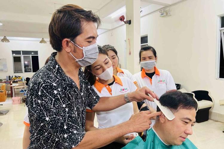 Chuyên Gia Tạo Mẫu Tóc Nam (100 Giờ)