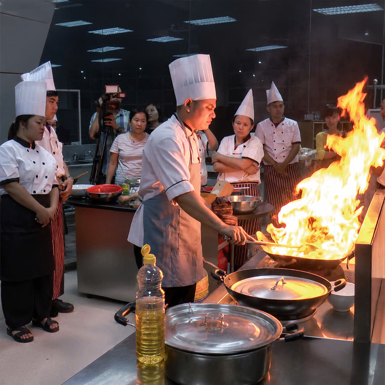 Workshop Học Kỹ Năng Xốc Chảo (Múa Lửa) – Áp Dụng Với Cơm Chiên Dương Châu PVN1004