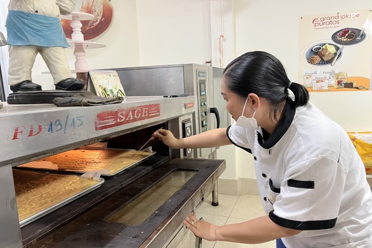 Workshop Học Làm Bánh Bông Lan Kem Sữa Dừa Nướng + Bánh Bông Lan Chuối Quế PVN404