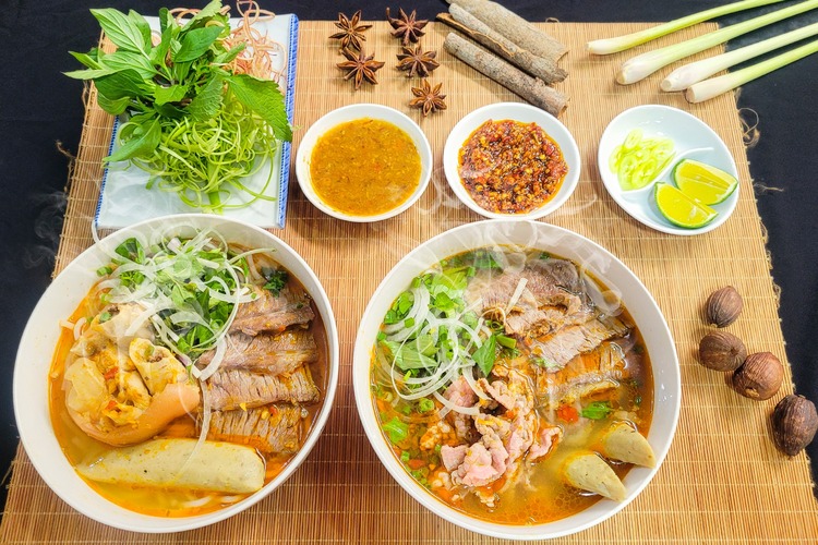 Workshop Học Làm Bún Bò Huế + Bánh Canh Hẹ PVN1455