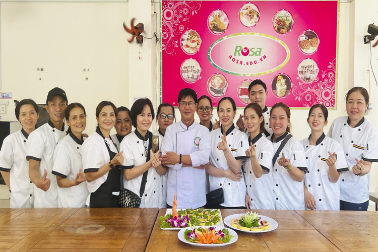 Workshop Học Làm Chả Trứng Muối, Trứng Bách Thảo Ngũ Sắc - Chả Phụng PVN1873