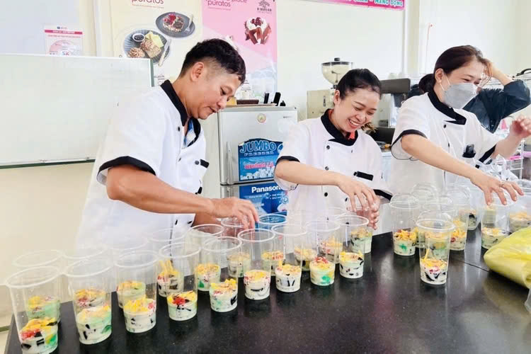 Workshop Học Làm Chè Thái Sầu Riêng (Sầu Riêng, Mít, Bơ, Nhãn, Rau Câu, Sương Sáo, Hạt Đác) PVN304