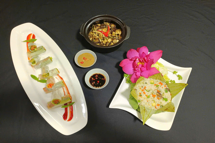 Workshop Học Làm Cơm Chiên Hạt Sen + Bún Huế + Bò Bía + Nấm Kho Tiêu (Chay)  PVN1822