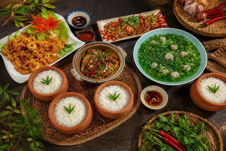 Workshop Học Làm Cơm Niêu + Cá Bống Kho Tiêu + Mực Chiên Bột +Tép Rim Thịt Ba Rọi + Canh Cải Bẹ Xanh PVN389