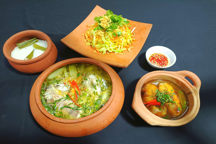 Workshop Học Làm Cơm Niêu + Cá Kho Tộ + Su Su Cà Rốt Xào + Canh Chua Cá Bông Lau PVN388