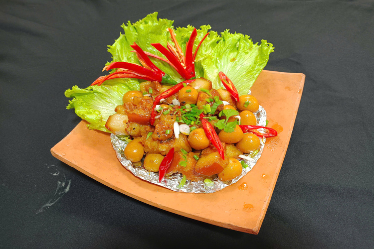 Workshop Học Làm Cơm Niêu + Thịt Ba Chỉ Kho Trứng Cút + Cải Thìa Xào Nấm + Canh Bí Đỏ Thịt Bằm PVN1101