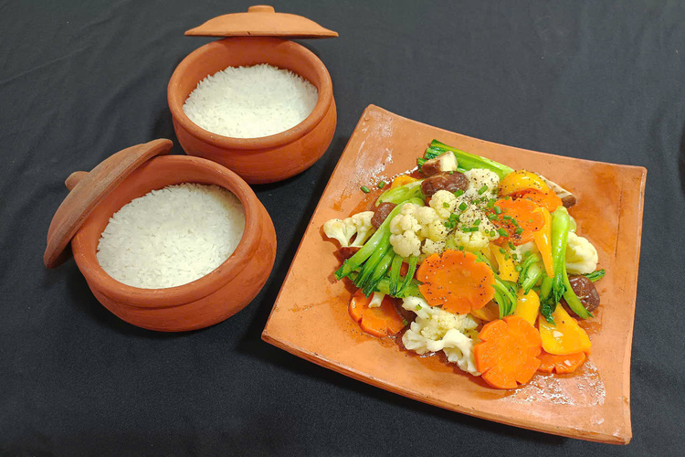 Workshop Học Làm Cơm Niêu + Thịt Kho Tiêu + Heo Quay Xào Cải Chua + Rau Củ Xào Ngũ Sắc + Canh Dưa Chua Thịt Bò PVN386