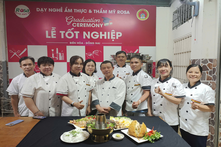 Workshop Học Làm Gà Bó Xôi + Lẩu Gà Nấu Nấm PVN1737