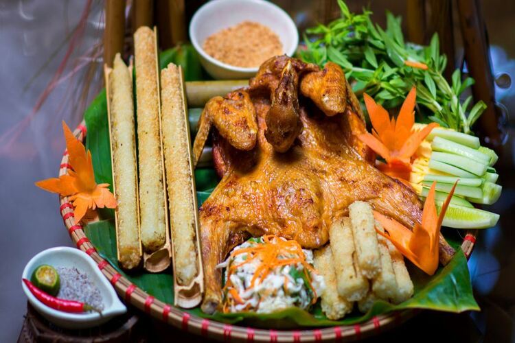 Workshop Học Làm Gà Nướng Sa Lửa Cơm Lam + Muối Lá É + Giò Heo Hon Cung Đình (Trung) PVN1107