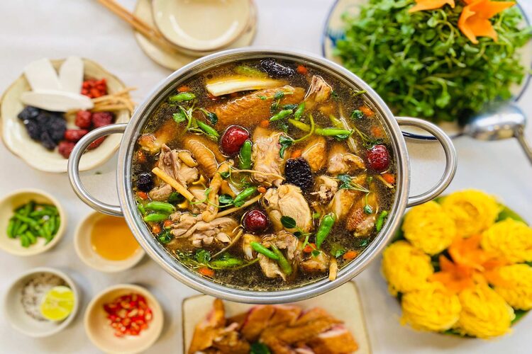 Workshop Học Làm Gà Om Nấm Nước Dừa + Lẩu Gà Ớt Hiểm PVN1095