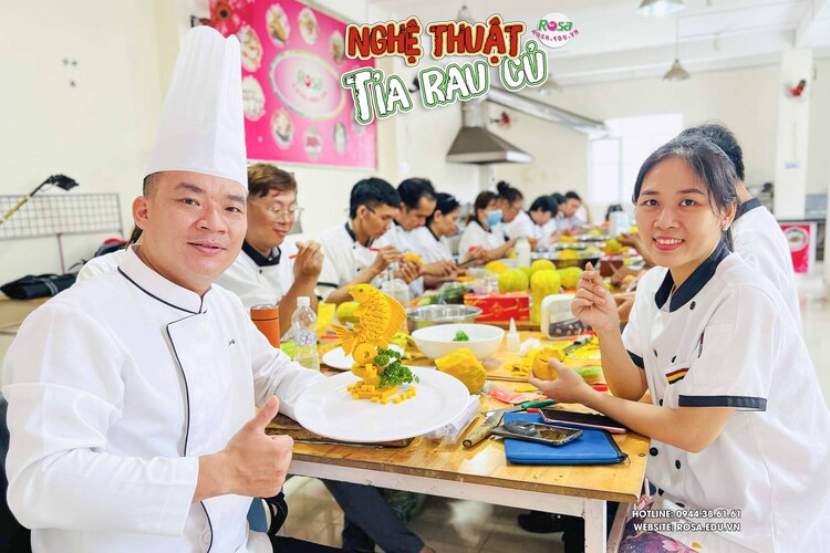 Workshop Học Tỉa Cá, Lưới Cá Bằng Cà Rốt Trang Trí Món Ăn PVN1019