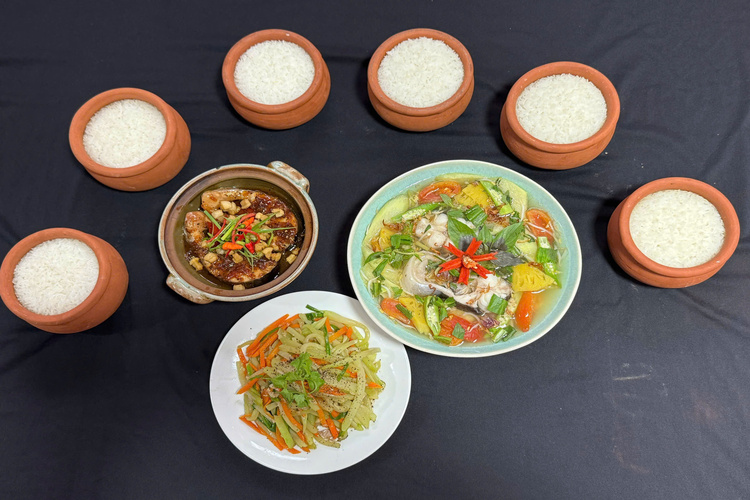 Workshop Học Làm Cơm Niêu + Cá Kho Tộ + Su Su Cà Rốt Xào + Canh Chua Cá Bông Lau PVN388