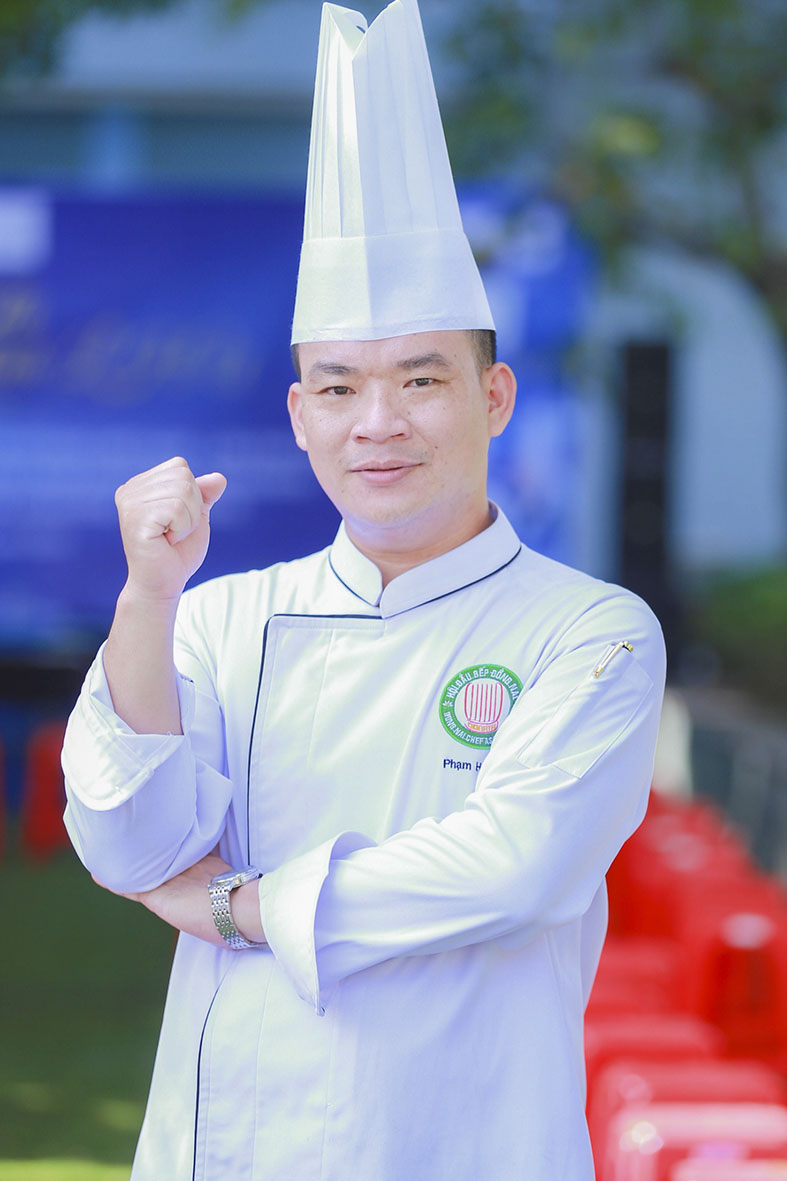 PHẠM VĂN HOÀNG