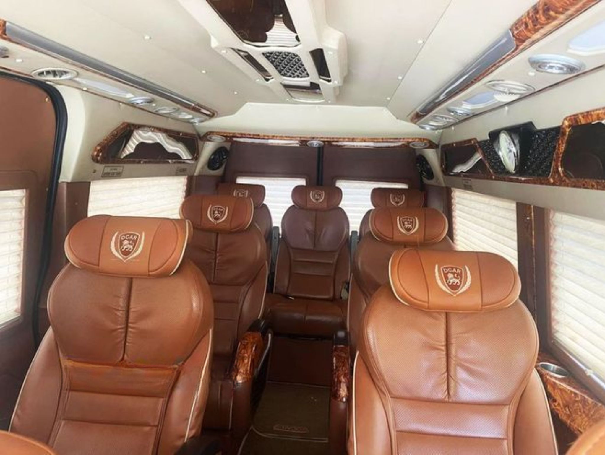 Bus Mai Chau to Hanoi Limousine minivan 11 seater