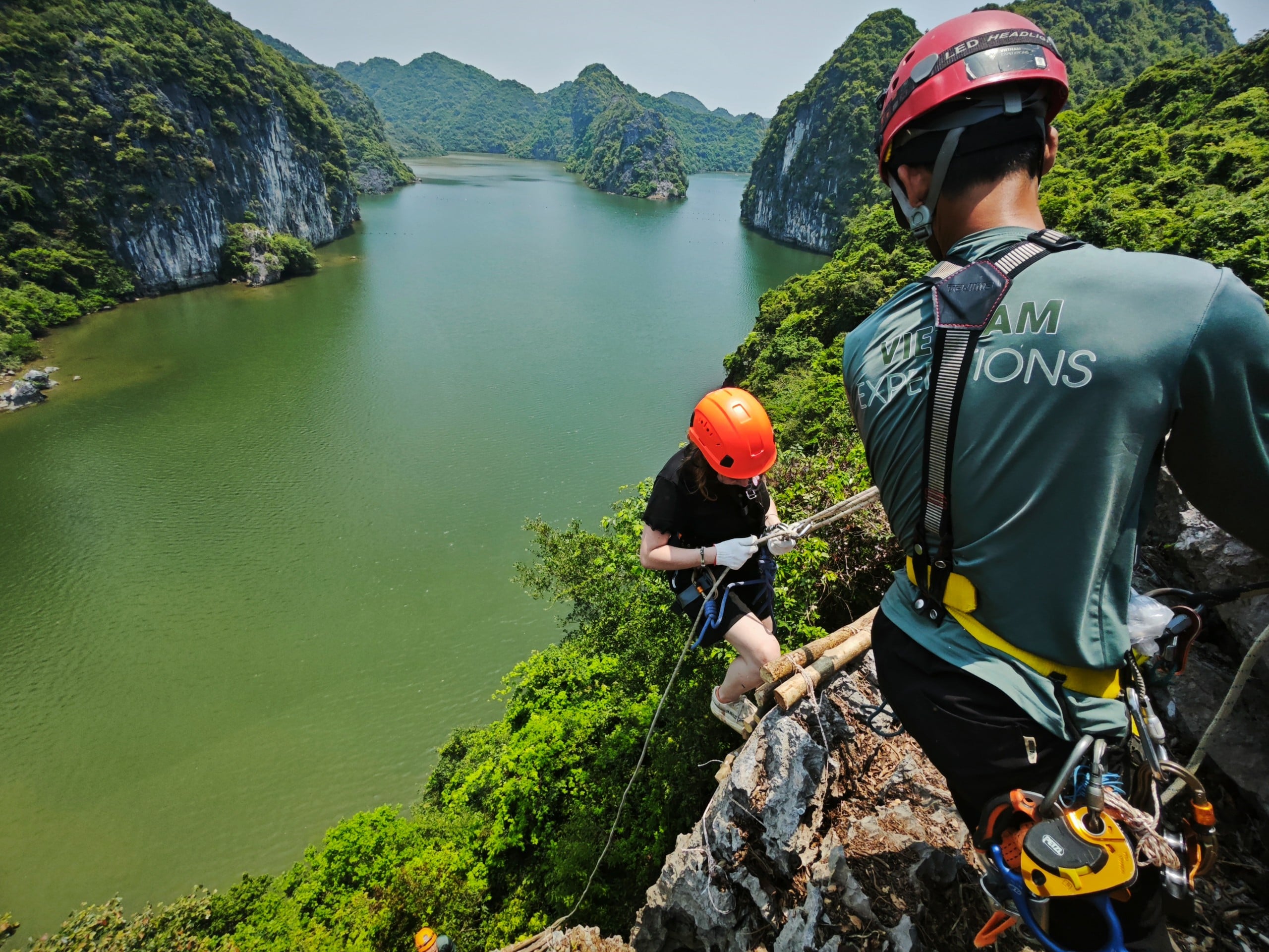 One Day Abseiling & Exploring Hang Vem Lake - Cat Ba