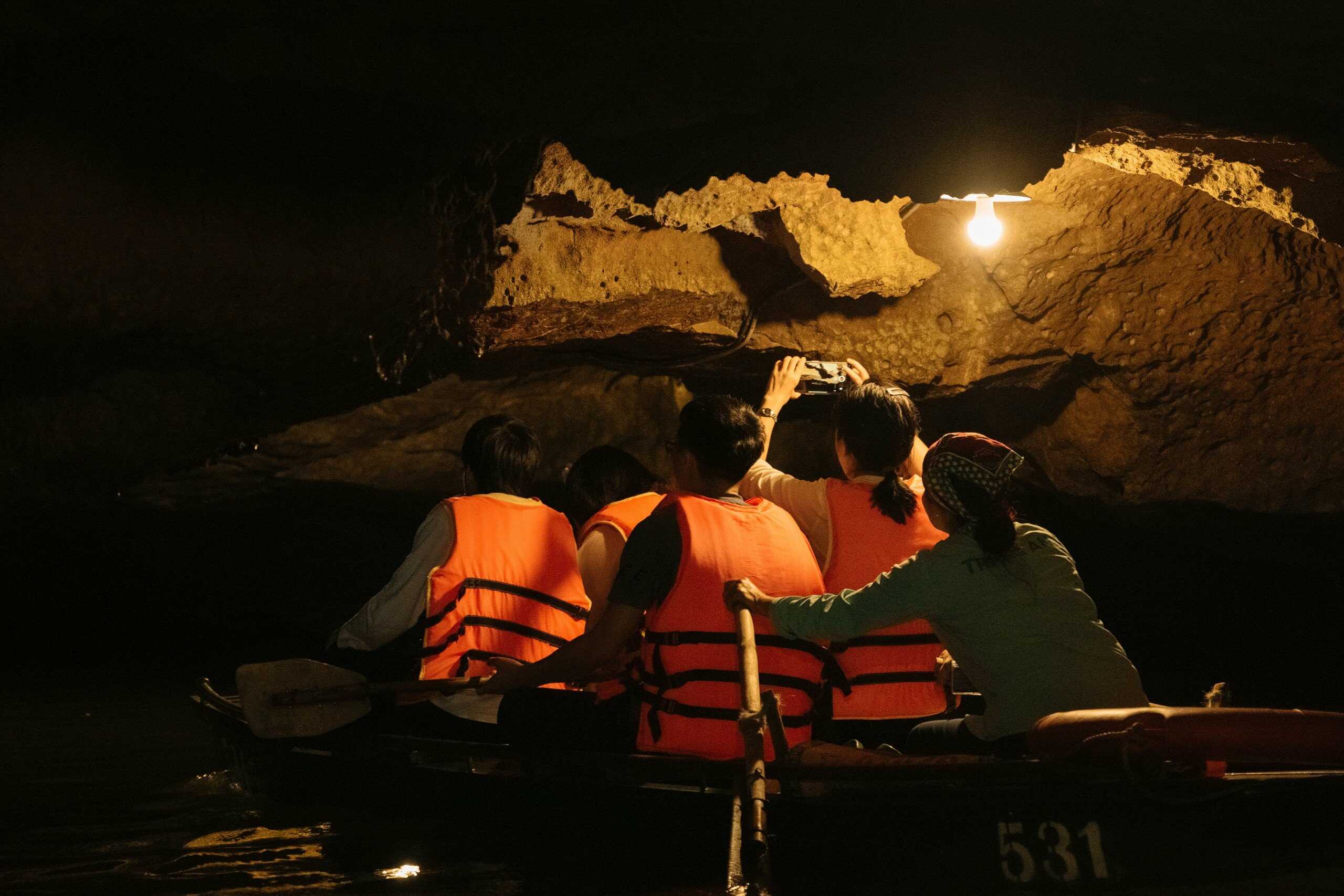 Ninh Binh 2 days 1 night | Hoa Lu – Tam Coc – Mua cave – Bai Dinh- Trang An