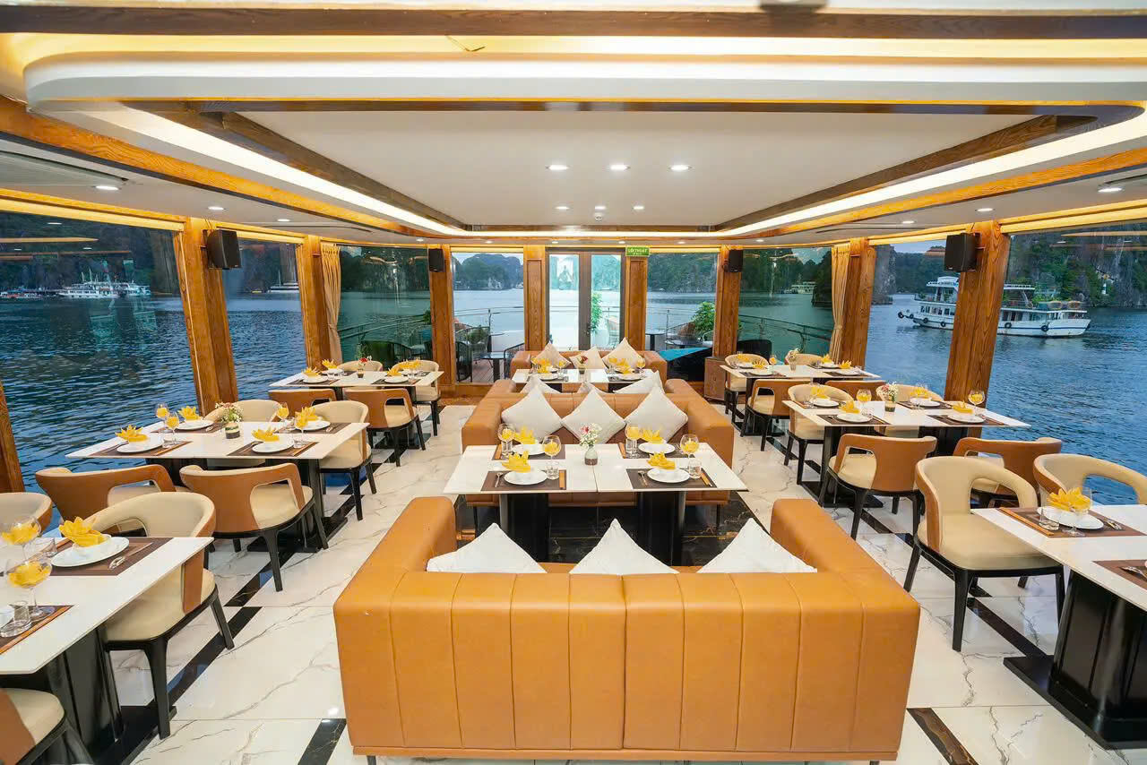 Lan Ha Bay full day tour - D'charme Luxury Cruise 5-star