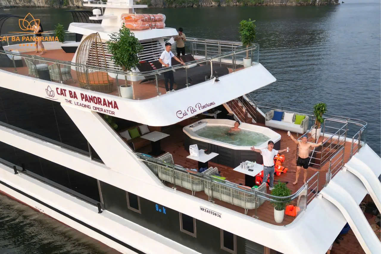 Lan Ha Bay full day tour - D'charme Luxury Cruise 5-star