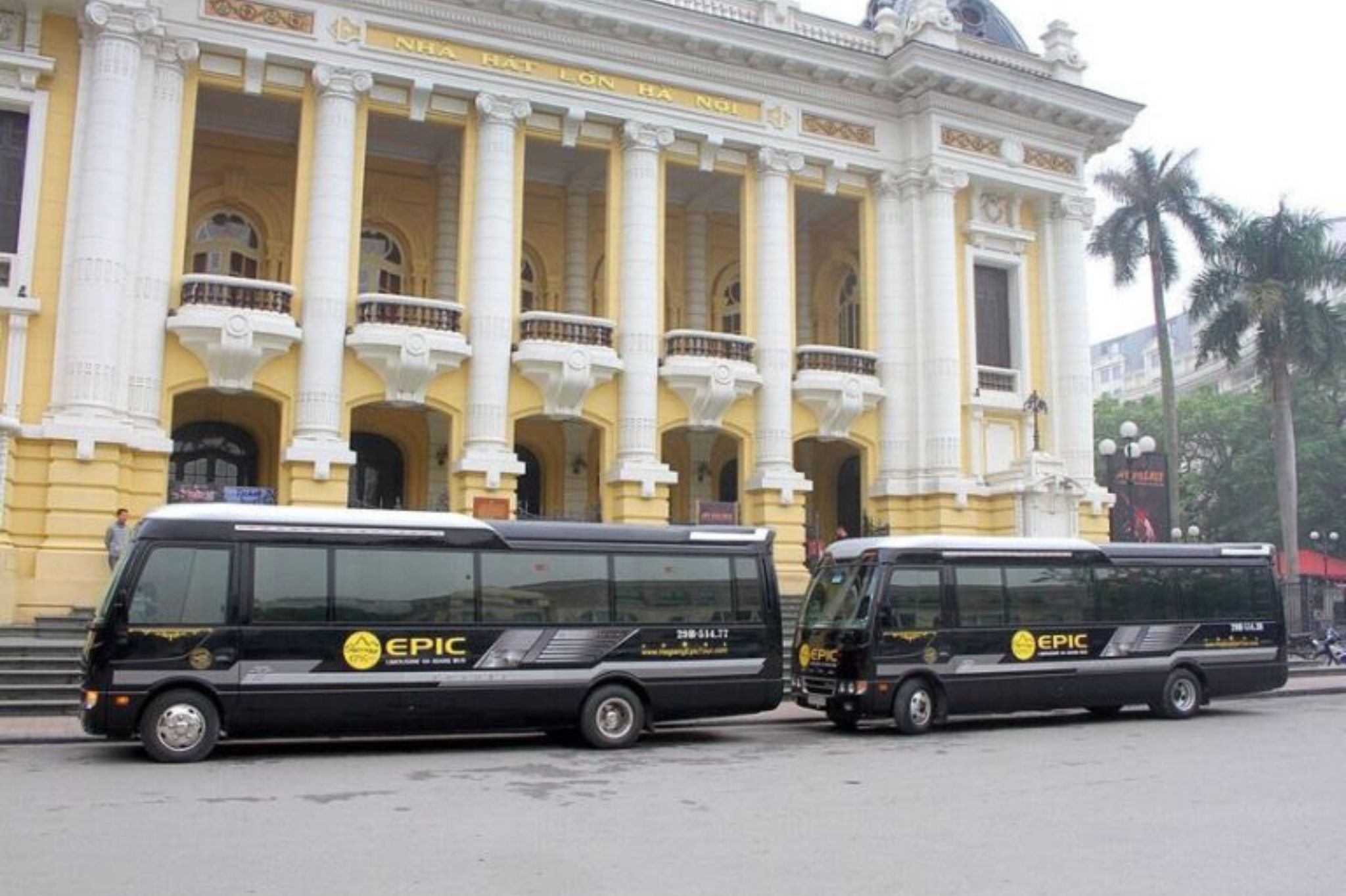 Hanoi to Ha Giang Bus | 13-Seater Limousine