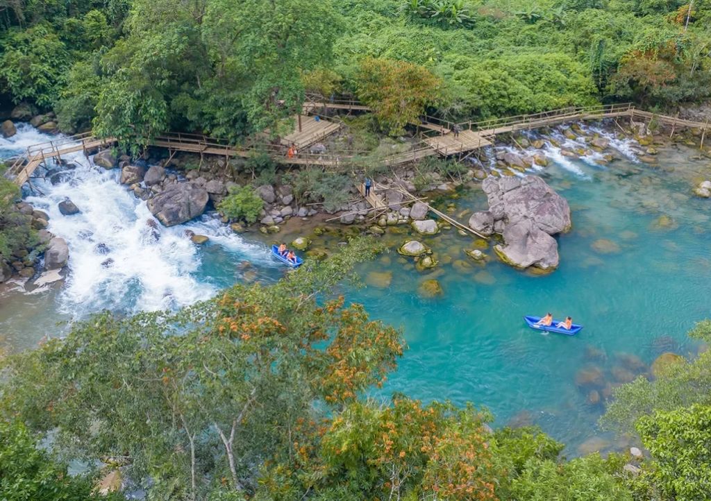 Quang Binh Tour 3 Days 2 Nights: Phong Nha Cave - Dark Cave - Paradise Cave - Mooc Spring
