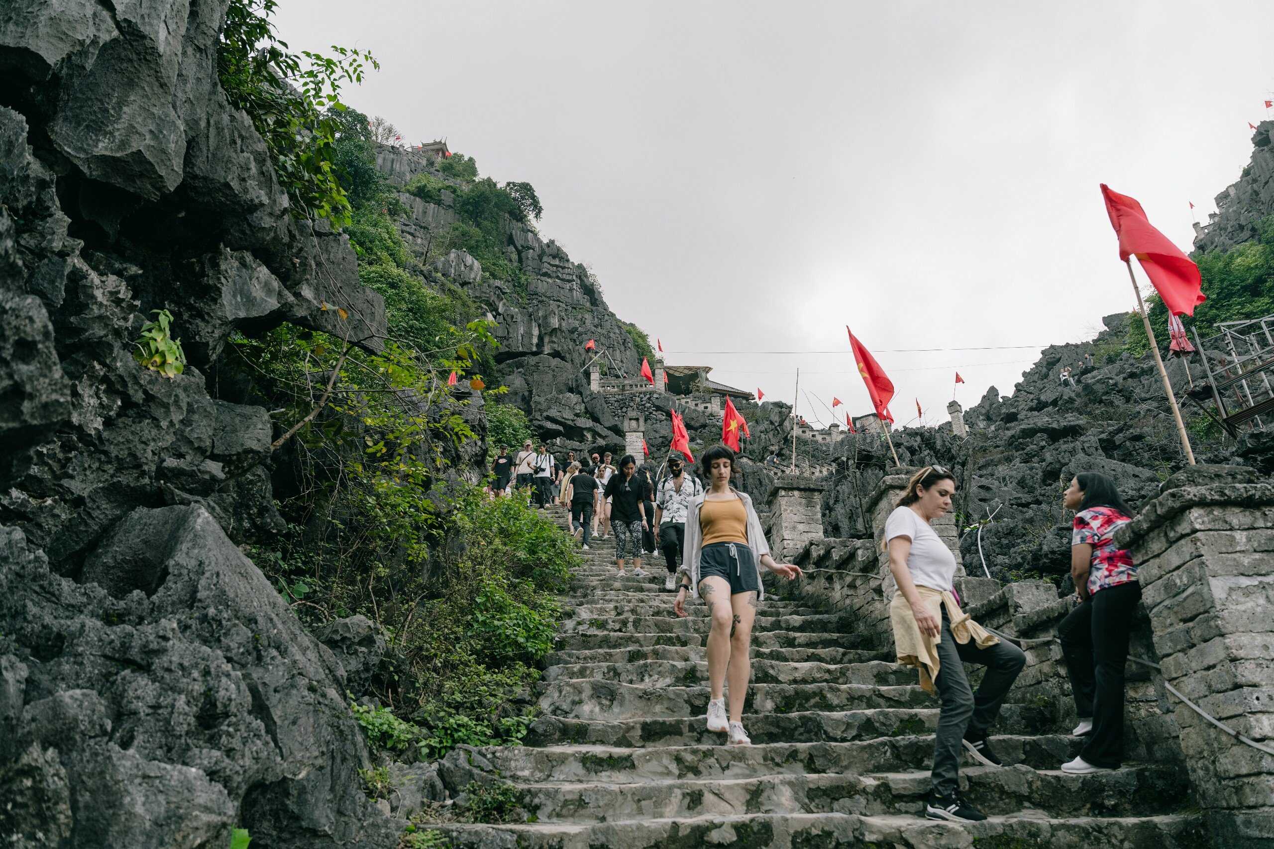 Ninh Binh 2 days 1 night | Hoa Lu – Tam Coc – Mua cave – Bai Dinh- Trang An