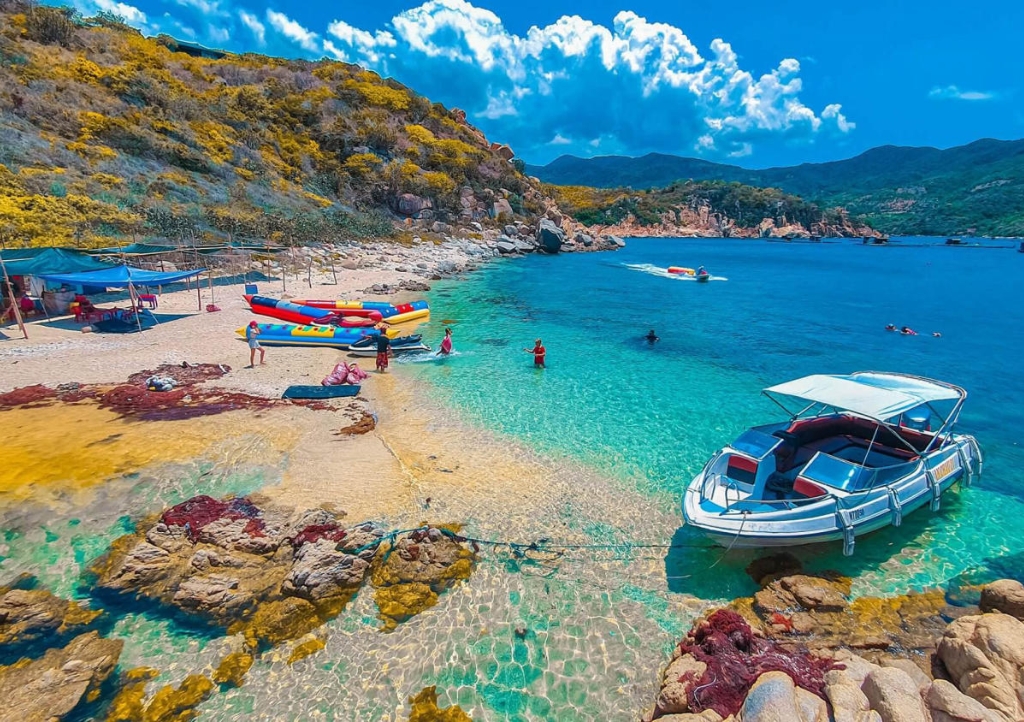3 ISLANDS TOUR: Hon Tam - Hon Mun – Fishing Village (lunch included)