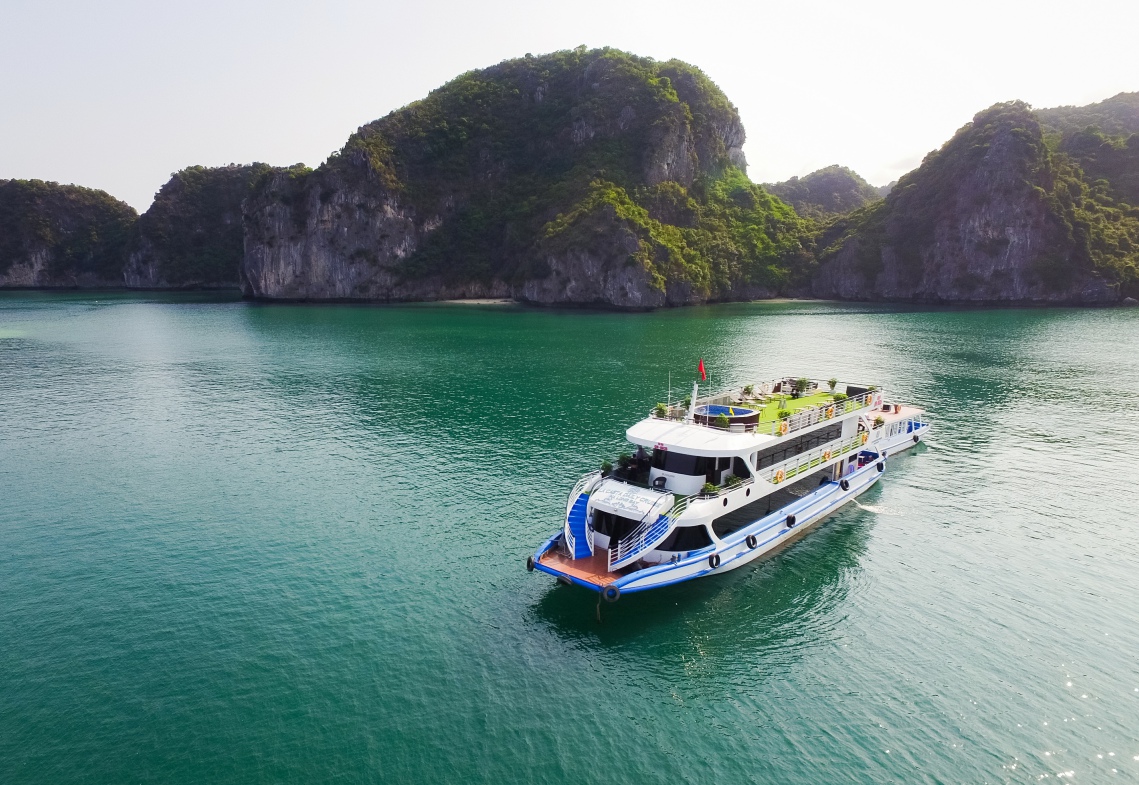 [La Casta Daily Cruise]  Halong bay Full day tour